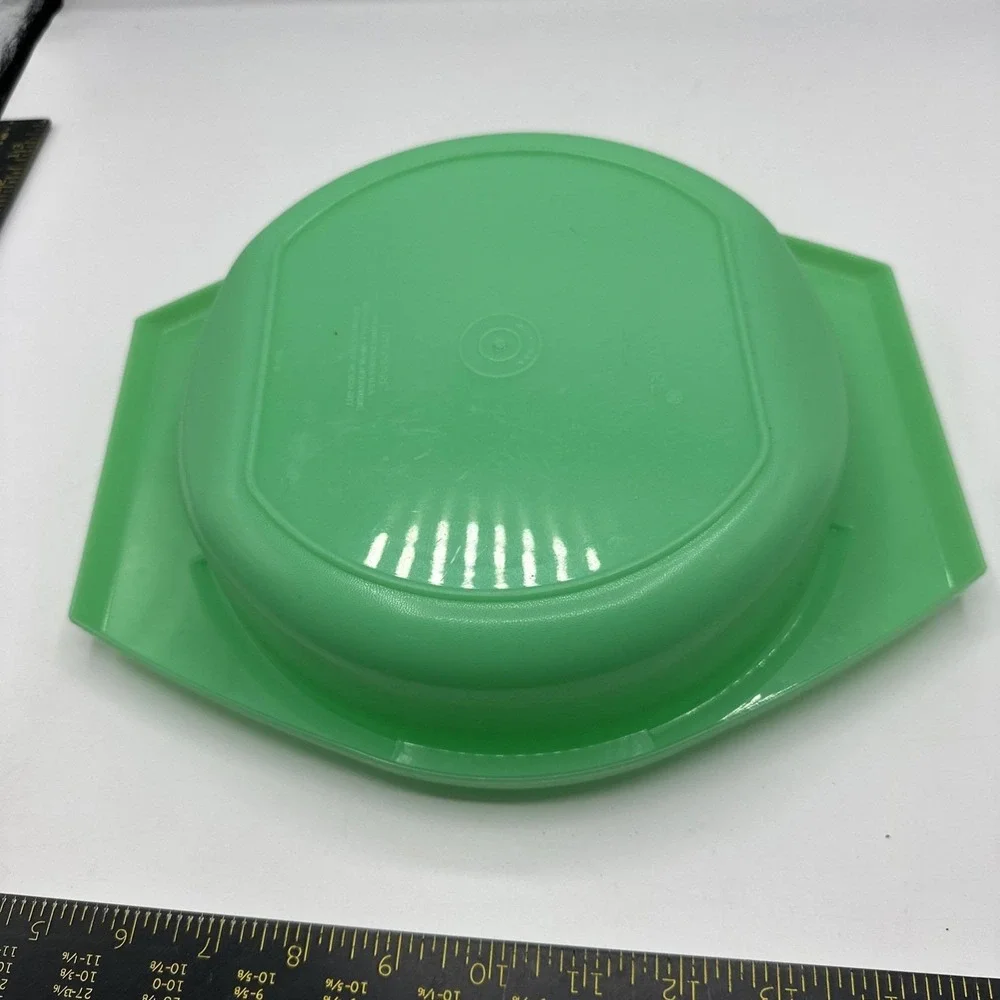 Tupperware 786-9 Green Double Handle Bowl Made USA Vintage